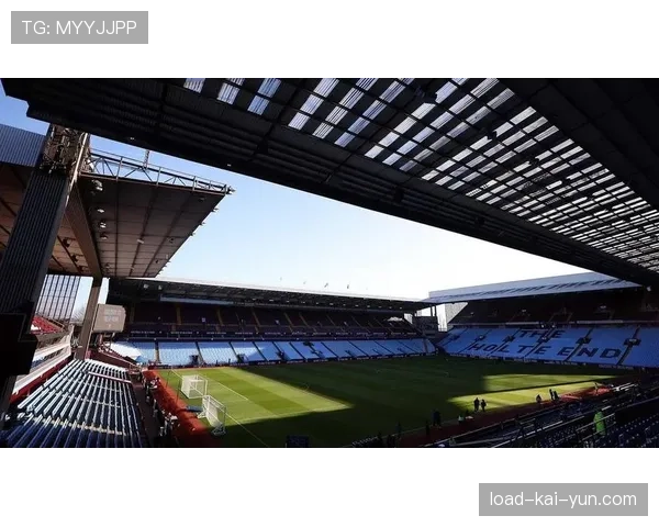 实时播报：维拉公园球场大屏幕展示，主队已完成本场比赛第20次“集体高压”